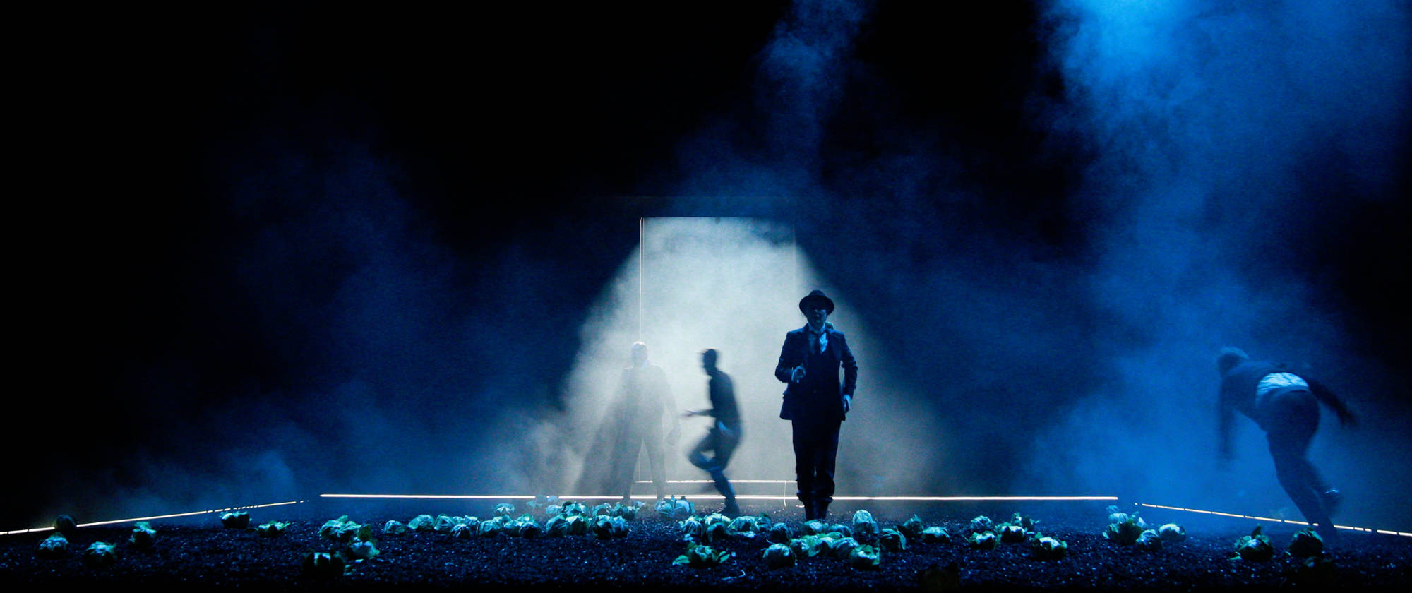 002-DER_AUFHALTSAME_AUFSTIEG_DES_ARTURO_UI_BERTOLT_BRECHT_STAATSTHEATER_COTTBUS_REGIE_MALTE_KREUTZFELDT_2018__photo_Marlies_Kross