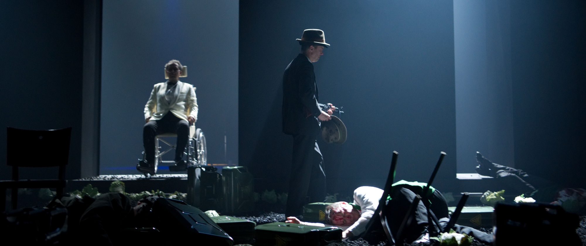014-DER_AUFHALTSAME_AUFSTIEG_DES_ARTURO_UI_BERTOLT_BRECHT_STAATSTHEATER_COTTBUS_REGIE_MALTE_KREUTZFELDT_2018__photo_Marlies_Kross